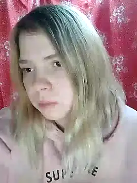 Snapshot of Zuli_Kiska chatting on 12/25/24, 08:17 Zuli Kiska online show from 12/25/24, 08:17