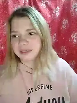 Snapshot of Zuli_Kiska chatting on 12/27/24, 12:01 Zuli Kiska online show from 12/27/24, 12:01