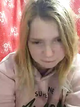 Snapshot of Zuli_Kiska chatting on 12/27/24, 10:59 Zuli Kiska online show from 12/27/24, 10:59