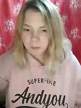 Snapshot of Zuli_Kiska chatting on 12/28/24, 08:25 Zuli Kiska online show from 12/28/24, 08:25