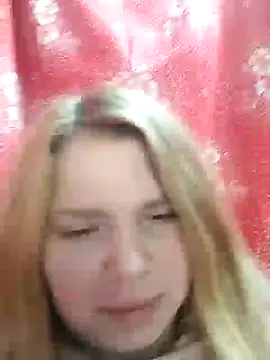 Snapshot of Zuli_Kiska chatting on 12/29/24, 08:26 Zuli Kiska online show from 12/29/24, 08:26