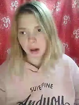 Snapshot of Zuli_Kiska chatting on 12/30/24, 08:47 Zuli Kiska online show from 12/30/24, 08:47