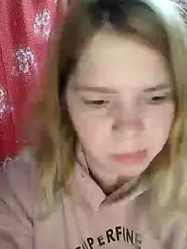 Snapshot of Zuli_Kiska chatting on 01/08/25, 08:50 Zuli Kiska online show from 01/08/25, 08:50