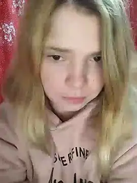 Snapshot of Zuli_Kiska chatting on 01/09/25, 11:45 Zuli Kiska online show from 01/09/25, 11:45