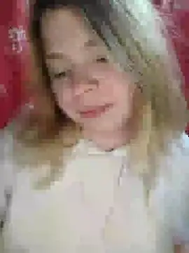 Snapshot of Zuli_Kiska chatting on 01/22/25, 11:53 Zuli Kiska online show from 01/22/25, 11:53