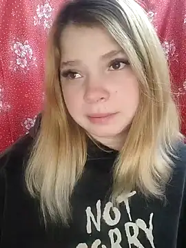 Snapshot of Zuli_Kiska chatting on 02/05/25, 08:25 Zuli Kiska online show from 02/05/25, 08:25