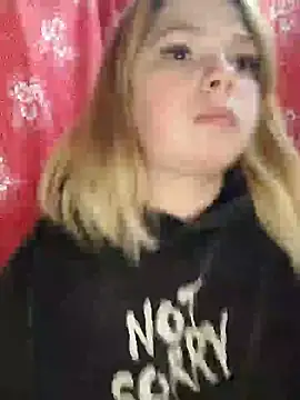 Snapshot of Zuli_Kiska chatting on 02/08/25, 08:32 Zuli Kiska online show from 02/08/25, 08:32