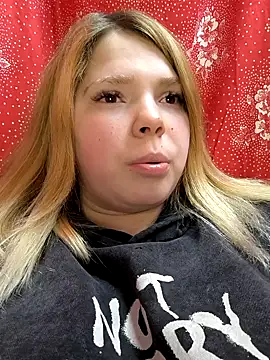 Snapshot of Zuli_Kiska chatting on 02/19/25, 11:46 Zuli Kiska online show from 02/19/25, 11:46