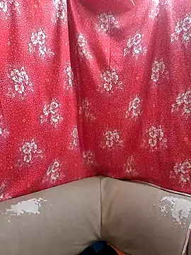 Snapshot of Zuli_Kiska chatting on 03/08/25, 09:18 Zuli Kiska online show from 03/08/25, 09:18