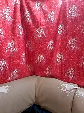 Snapshot of Zuli_Kiska chatting on 03/09/25, 09:25 Zuli Kiska online show from 03/09/25, 09:25