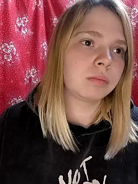 Snapshot of Zuli_Kiska chatting on 03/12/25, 12:31 Zuli Kiska online show from 03/12/25, 12:31