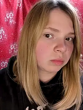 Snapshot of Zuli_Kiska chatting on 03/12/25, 08:20 Zuli Kiska online show from 03/12/25, 08:20