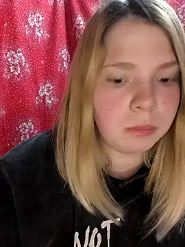 Snapshot of Zuli_Kiska chatting on 03/14/25, 09:21 Zuli Kiska online show from 03/14/25, 09:21