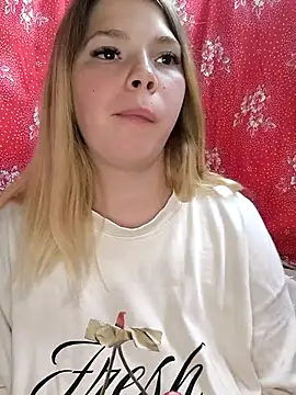 Snapshot of Zuli_Kiska chatting on 09/24/25, 11:13 Zuli Kiska online show from 09/24/25, 11:13