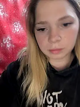 Snapshot of Zuli_Kiska chatting on 09/25/25, 11:14 Zuli Kiska online show from 09/25/25, 11:14