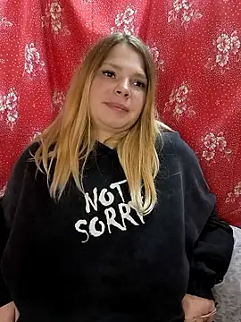 Snapshot of Zuli_Kiska chatting on 10/08/25, 08:01 Zuli Kiska online show from 10/08/25, 08:01