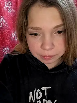 Zuli Kiska online show from 11/22/25, 08:52