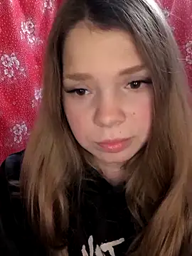 Zuli Kiska online show from 12/17/25, 08:48