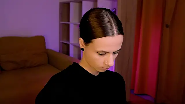 ItsAlisia online show from 11/27/25, 01:35