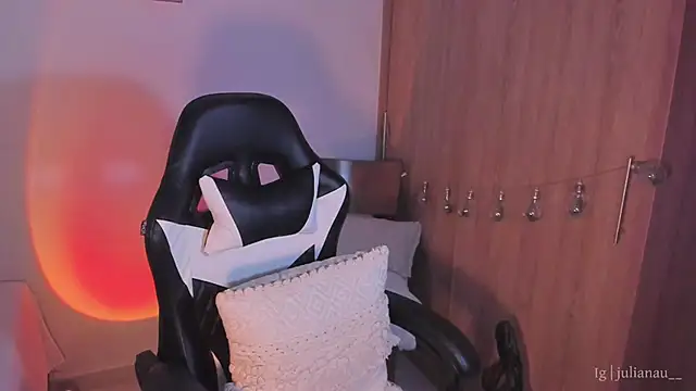 iriswest  online show from 01/16/25, 01:37