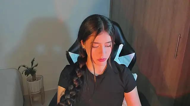 iriswest  online show from 02/12/25, 01:19