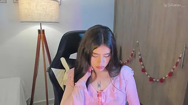 iriswest  online show from 02/15/25, 01:53