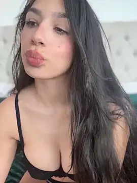 LoveLillyy online show from 01/22/25, 09:21