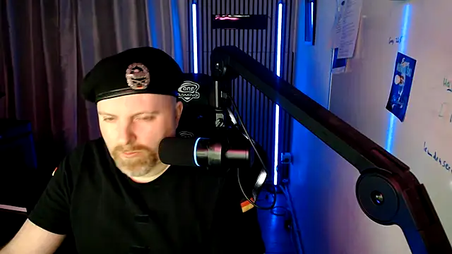 Snapshot of DerPornoPete chatting on 05/17/26, 02:31 DerPornoPete online show from 05/17/26, 02:31