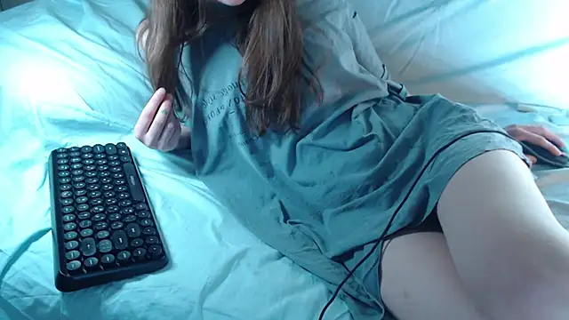 Snapshot of Q_T_pie chatting on 03/22/26, 01:09 Q T pie online show from 03/22/26, 01:09