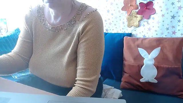 QueenLana online show from 05/02/26, 06:51