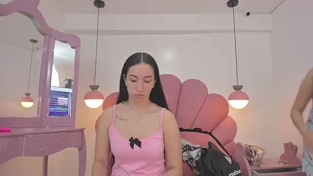 danaythamara1 online show from 12/13/24, 08:04