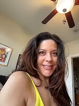 Snapshot of bellafreakyfun chatting on 03/09/26, 05:17 bellafreakyfun online show from 03/09/26, 05:17