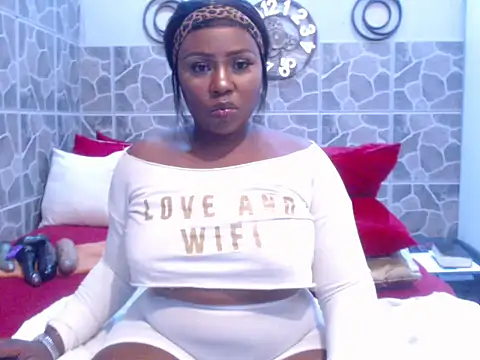 THREEHOLESPLEASURE99 online show from 10/21/25, 01:34