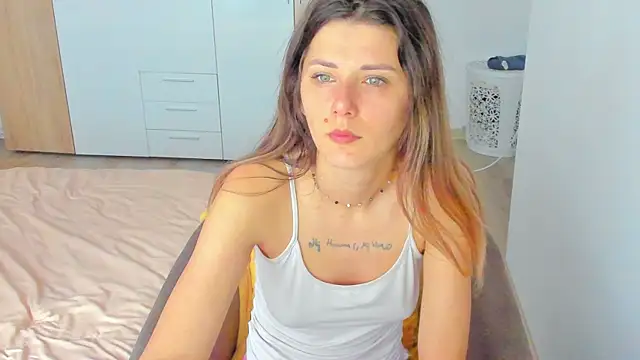 Snapshot of marie_marie03 chatting on 04/22/26, 05:54 marie marie03 online show from 04/22/26, 05:54