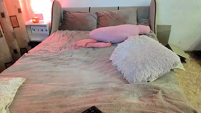 Snapshot of Vivian_Davis chatting on 01/04/25, 06:51 Vivian Davis online show from 01/04/25, 06:51