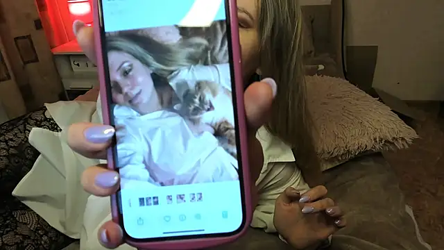 Snapshot of Vivian_Davis chatting on 01/10/25, 07:32 Vivian Davis online show from 01/10/25, 07:32