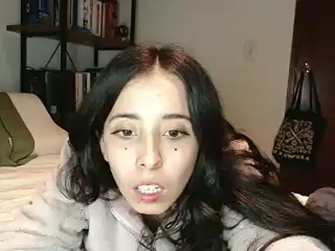 Snapshot of babyluna_8_8 chatting on 12/05/24, 12:41 babyluna 8 8 online show from 12/05/24, 12:41