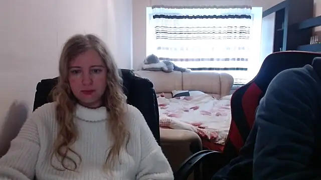 PeterAndJen online show from 03/07/25, 04:22