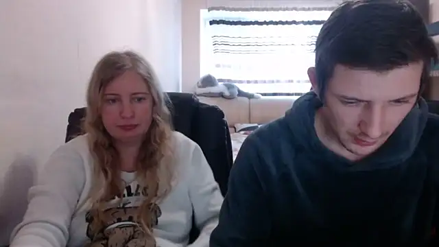 PeterAndJen online show from 03/08/25, 04:17