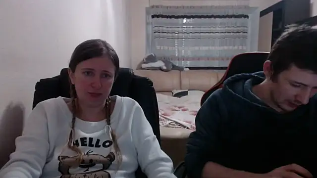 Snapshot of PeterAndJen chatting on 03/10/25, 04:14 PeterAndJen online show from 03/10/25, 04:14