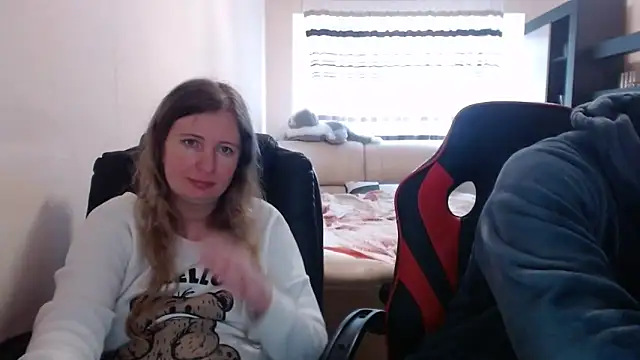 PeterAndJen online show from 03/12/25, 09:23