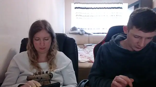 PeterAndJen online show from 03/12/25, 12:26