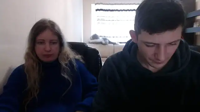 Snapshot of PeterAndJen chatting on 03/14/25, 10:18 PeterAndJen online show from 03/14/25, 10:18