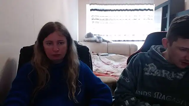 Snapshot of PeterAndJen chatting on 03/19/25, 12:23 PeterAndJen online show from 03/19/25, 12:23