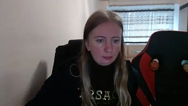 Snapshot of PeterAndJen chatting on 09/30/25, 07:46 PeterAndJen online show from 09/30/25, 07:46