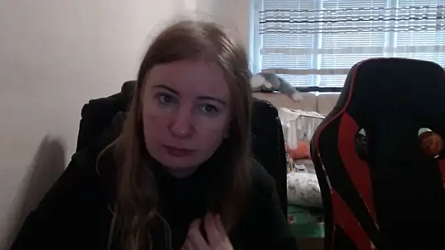 Snapshot of PeterAndJen chatting on 10/24/25, 06:10 PeterAndJen online show from 10/24/25, 06:10