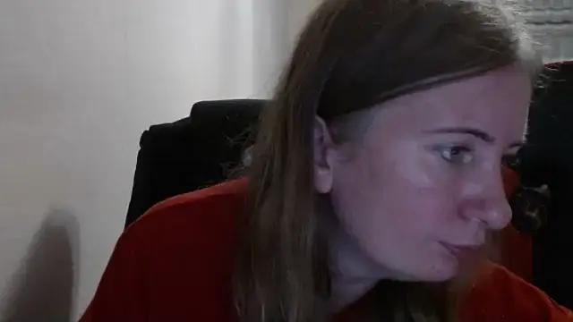 Snapshot of PeterAndJen chatting on 10/24/25, 06:15 PeterAndJen online show from 10/24/25, 06:15