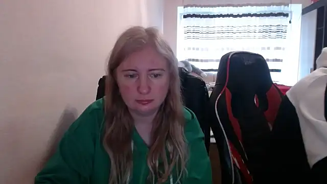 PeterAndJen online show from 04/15/26, 04:52