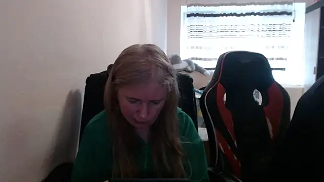 PeterAndJen online show from 04/17/26, 05:05