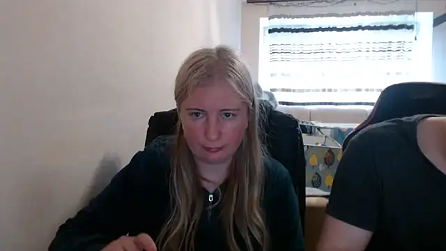PeterAndJen online show from 05/13/26, 04:59